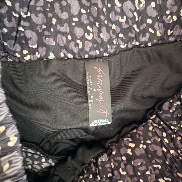 Free People Movement The Way Home Leopard Print Athletic Shorts Medium - Picture 4 of 6